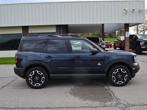 Certified 2021 Ford Bronco Sport Outer Banks w/ Outer Banks Package (96D) image 3