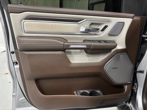 Used 2025 RAM 1500 Laramie AWD/4WD image 8
