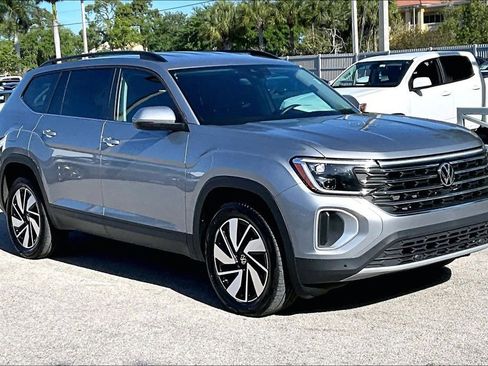Certified 2025 Volkswagen Atlas SE AWD/4WD image 2