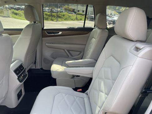 New 2026 Volkswagen Atlas SE image 12