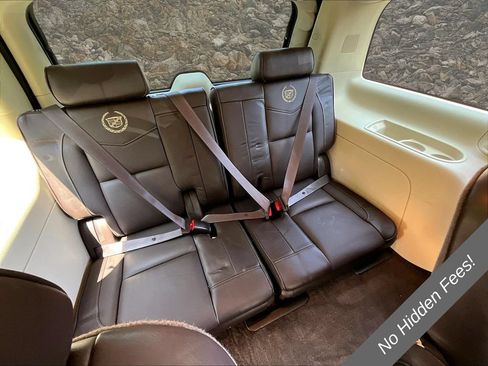 Used 2011 Cadillac Escalade Platinum AWD/4WD image 22