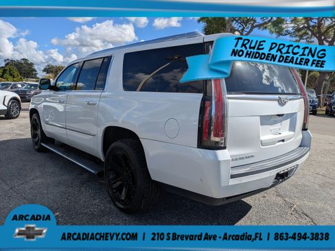 Used 2020 Cadillac Escalade ESV Premium Luxury AWD/4WD image 6