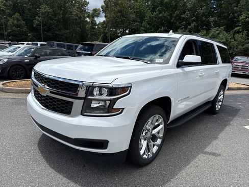 Used 2020 Chevrolet Suburban LT RWD image 3
