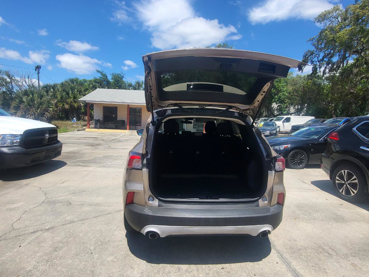 Used 2020 Ford Escape SE FWD image 29