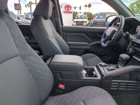 Certified 2024 Toyota Tacoma SR5 AWD/4WD image 19