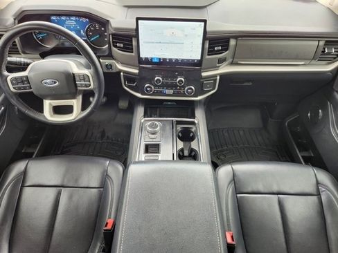 Used 2022 Ford Expedition XLT image 26