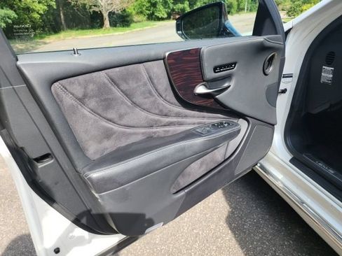 Used 2020 Lexus LS 500 w/ Interior Upgrade Package RWD image 11