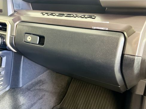 Used 2025 Toyota Tacoma SR5 image 35