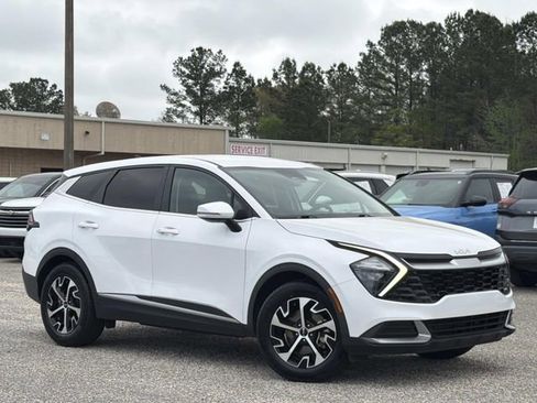 Used 2023 Kia Sportage EX FWD image 2