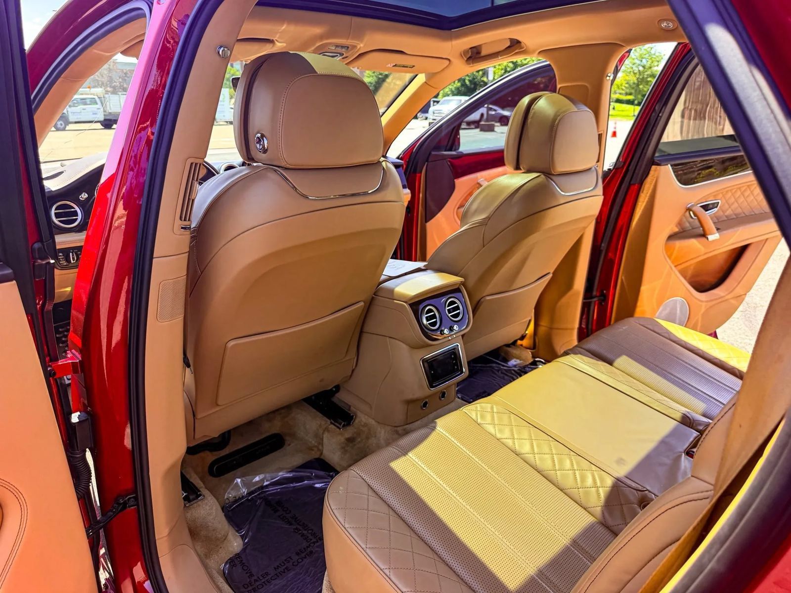 Used 2017 Bentley Bentayga AWD/4WD image 20