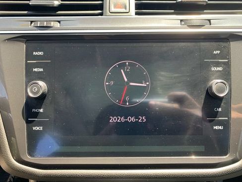 Used 2020 Volkswagen Tiguan SE w/ Panoramic Sunroof Package AWD/4WD image 29