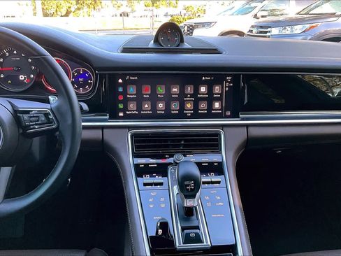 Used 2022 Porsche Panamera 4S w/ Premium Package image 6