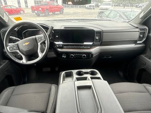 Used 2024 Chevrolet Silverado 1500 LT AWD/4WD image 6