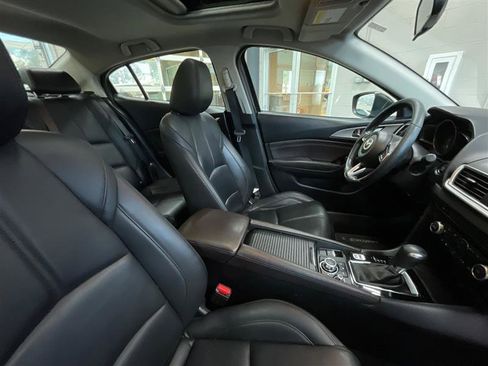 Used 2017 MAZDA MAZDA3 Touring w/ Popular Equipment Package image 27