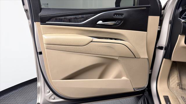Used 2021 Cadillac Escalade ESV Premium Luxury AWD/4WD image 13