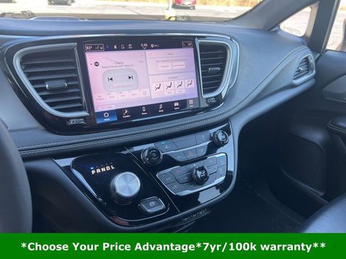 Certified 2022 Chrysler Pacifica Touring-L w/ S Appearance Package image 76