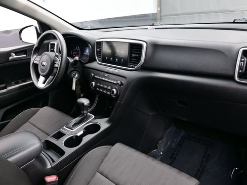 Used 2022 Kia Sportage LX image 15