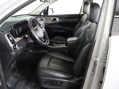 Used 2022 Kia Sorento EX w/ Panoramic Sunroof Package image 32