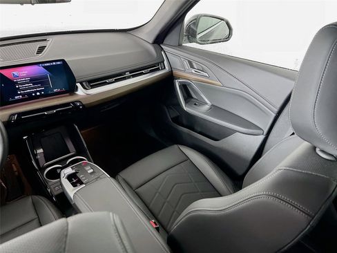 Used 2025 BMW X1 xDrive28i w/ Technology Package image 22