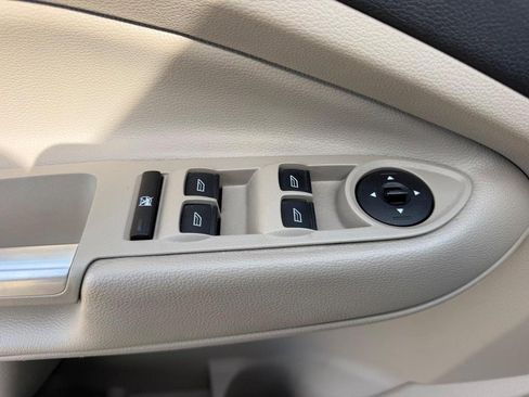 Used 2018 Ford Escape SEL image 18