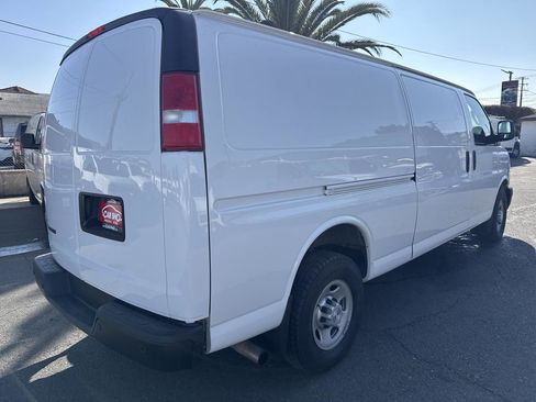 Used 2019 Chevrolet Express 3500 Extended w/ Driver Convenience Package image 6