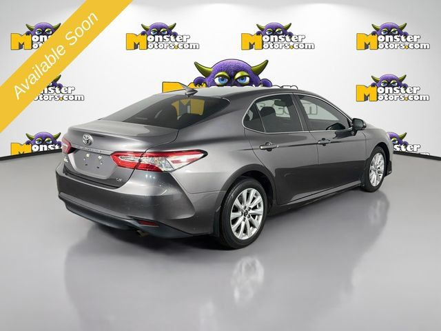 Used 2020 Toyota Camry LE FWD image 5