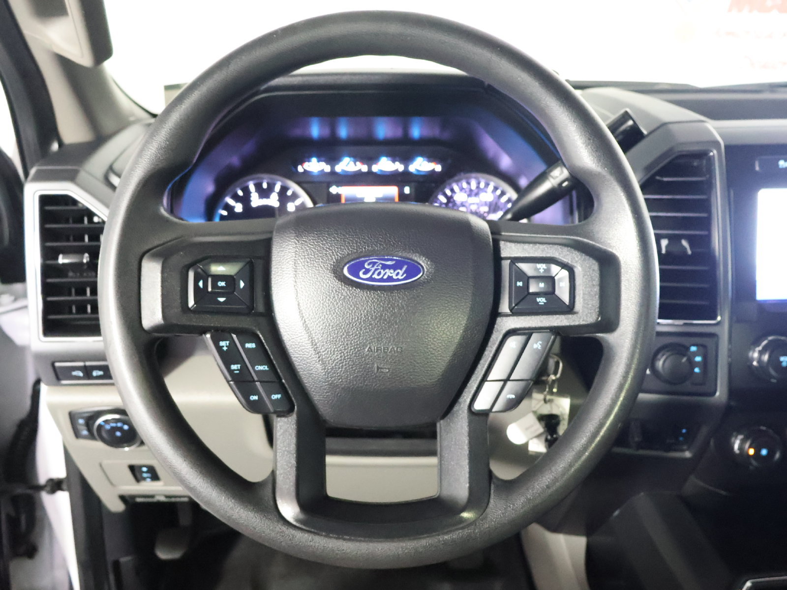 Used 2020 Ford F250 XLT w/ XLT Premium Package AWD/4WD image 32