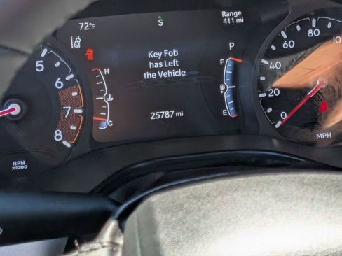 Used 2025 Jeep Compass Limited image 17