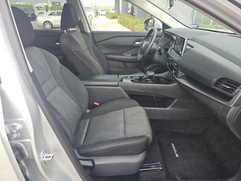 Used 2025 Nissan Rogue SV FWD image 20
