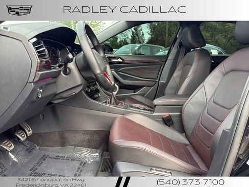 Used 2024 Volkswagen Jetta GLI Autobahn FWD image 3