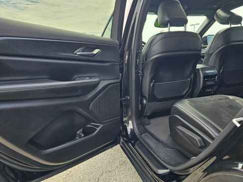 Used 2024 Jeep Grand Cherokee L Altitude AWD/4WD image 22