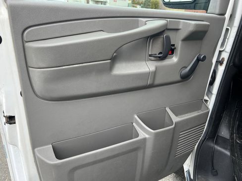 Used 2012 Chevrolet Express 2500 image 14