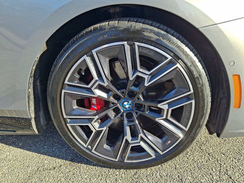 Used 2025 BMW i5 xDrive40 w/ M Sport Package image 8