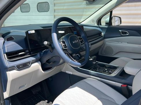 New 2026 Kia Carnival EX image 9