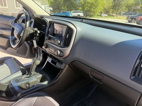 Used 2017 Chevrolet Colorado Z71 AWD/4WD image 13