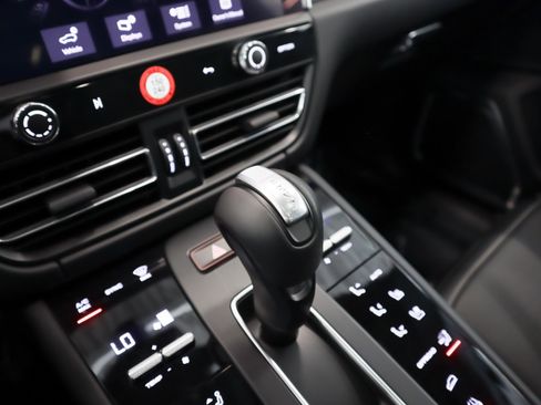 Used 2025 Porsche Macan GTS image 18