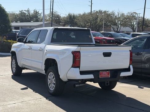 Used 2026 Toyota Tacoma SR5 image 5
