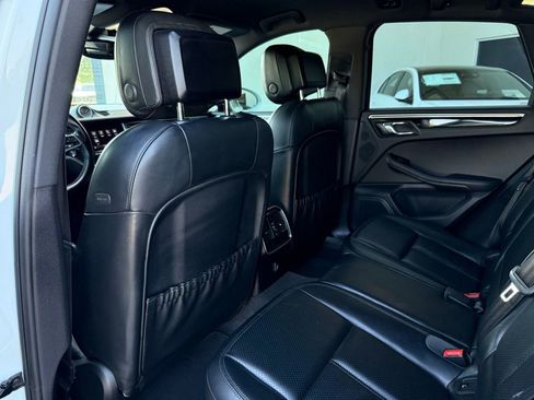 Used 2018 Porsche Macan AWD/4WD image 23