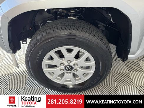 Certified 2026 Toyota Tacoma SR5 AWD/4WD image 32