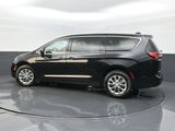 New 2026 Chrysler Pacifica Select image 5