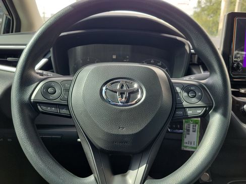 Used 2025 Toyota Corolla LE FWD image 23