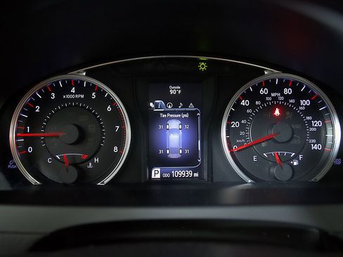 Used 2017 Toyota Camry XSE FWD image 18