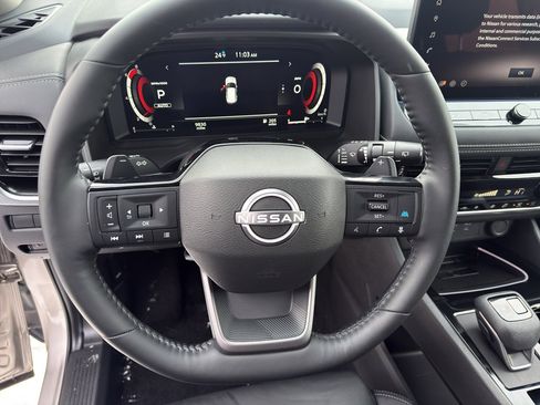 Certified 2025 Nissan Rogue SL image 16