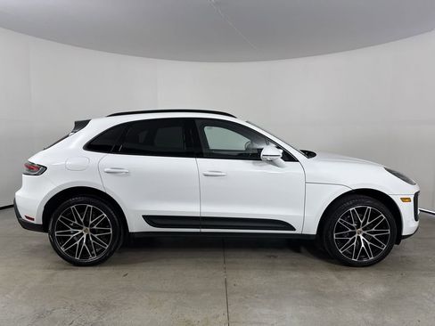 Certified 2026 Porsche Macan AWD/4WD image 8