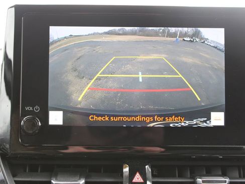 Used 2024 Toyota Corolla Cross XLE image 46