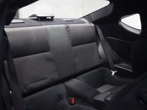 Used 2017 Toyota 86 RWD image 11