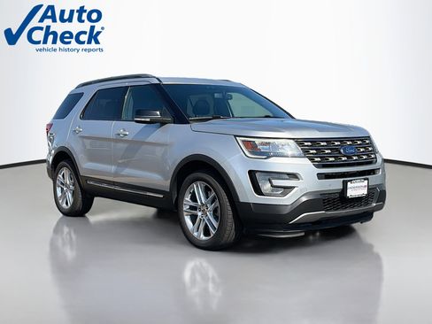 Used 2017 Ford Explorer XLT w/ Equipment Group 202A AWD/4WD image 1