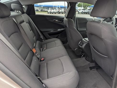 Used 2025 Chevrolet Malibu LT image 28
