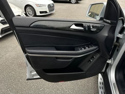 Used 2018 Mercedes-Benz GLS 550 4MATIC image 13