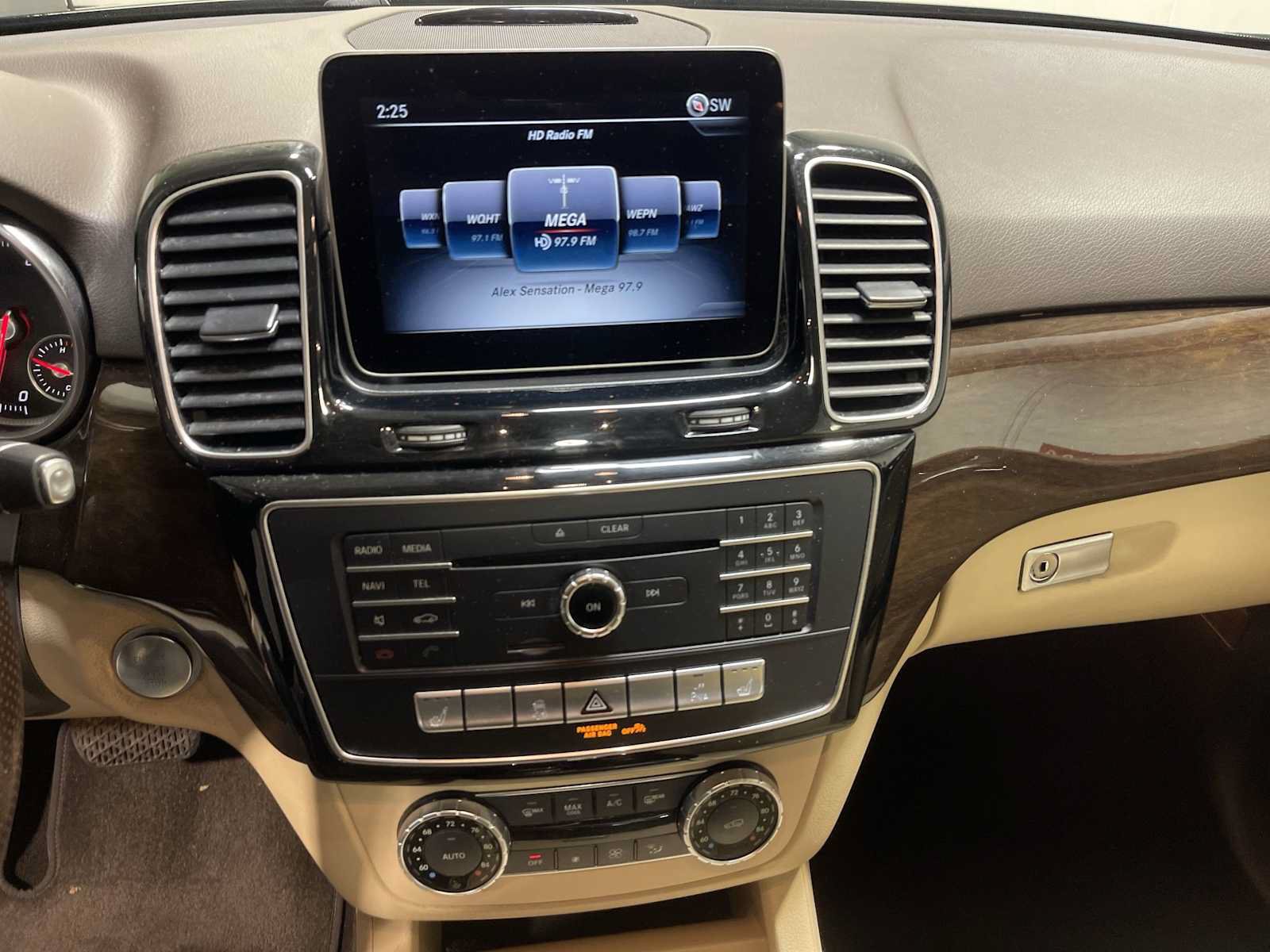 Used 2018 Mercedes-Benz GLE 350 4MATIC image 16